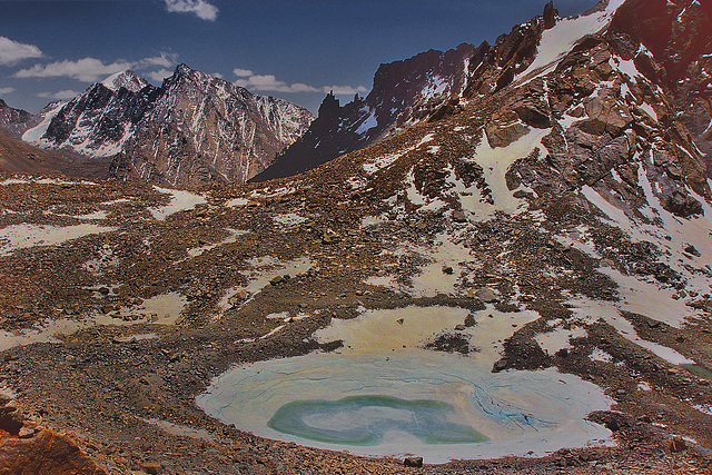 Gauri Kund lake at the Drolma La pass