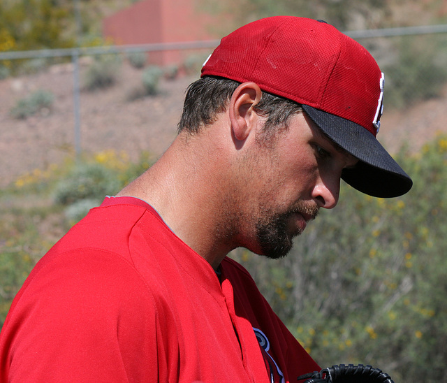 Anaheim Angels Signing Autographs (0964)