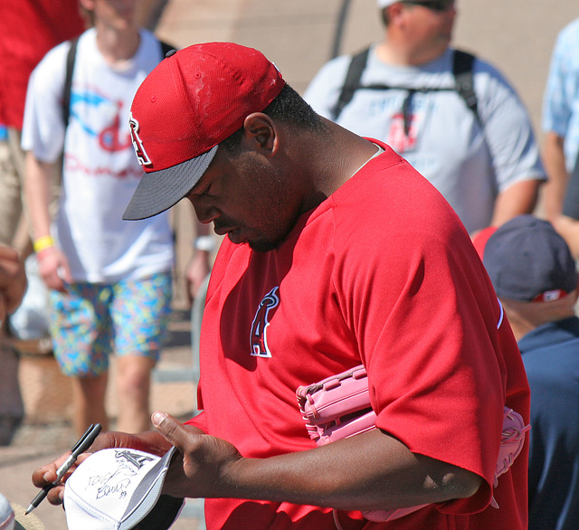 Anaheim Angels Signing Autographs (0969)