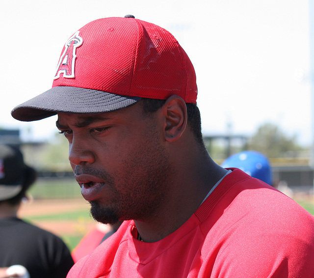 Anaheim Angels Signing Autographs (0992)