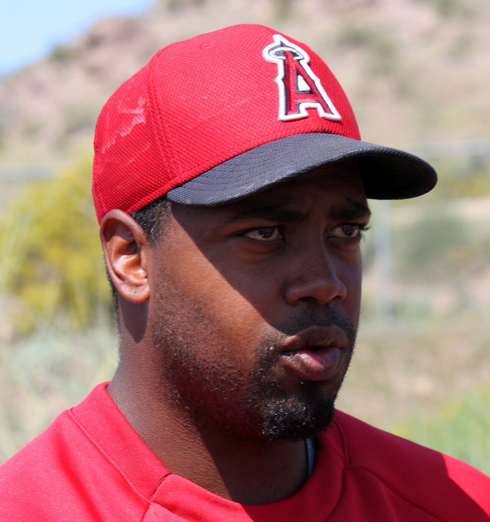 Anaheim Angels Signing Autographs (1006)