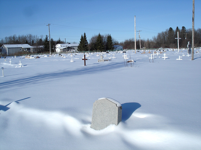 Cree Cemetery / Cimetière Cri