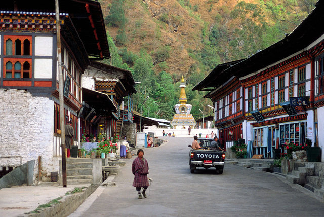 Tashigang at the Stupa