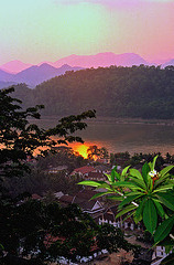 View down the Phu Si hill