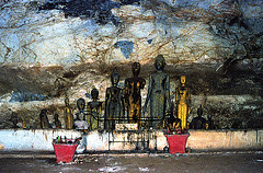 Buddha images in the Tham Theung (upper cave)