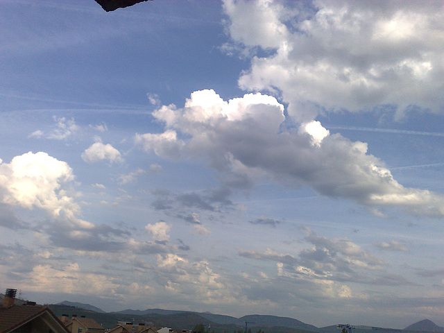 Nubes 1 en el valle de Aranguren