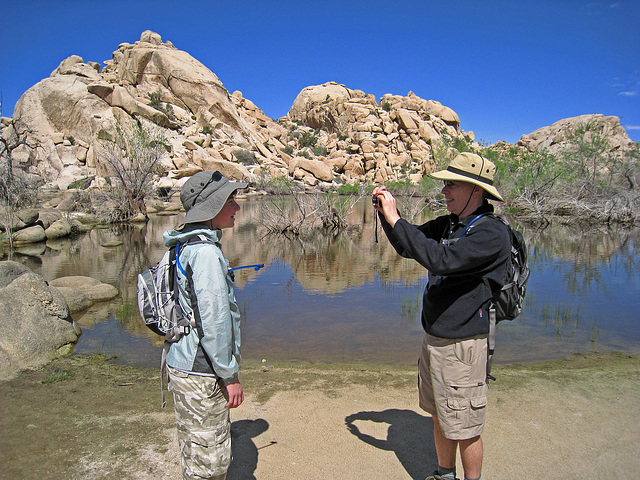 Ari & John at Barker Dam (0629)