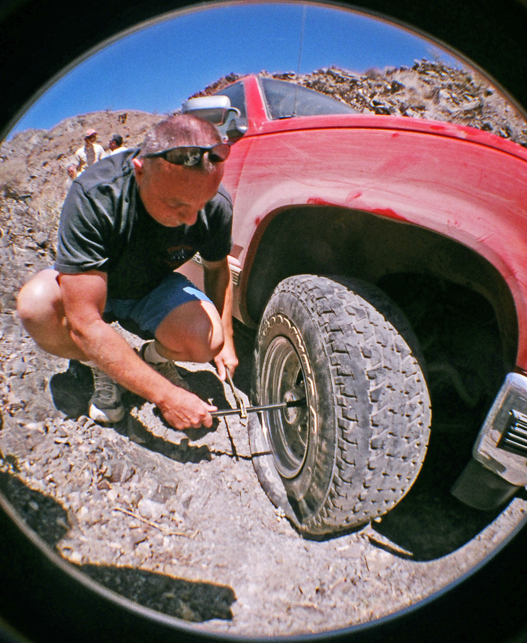 Martin Replacing TIre (05)