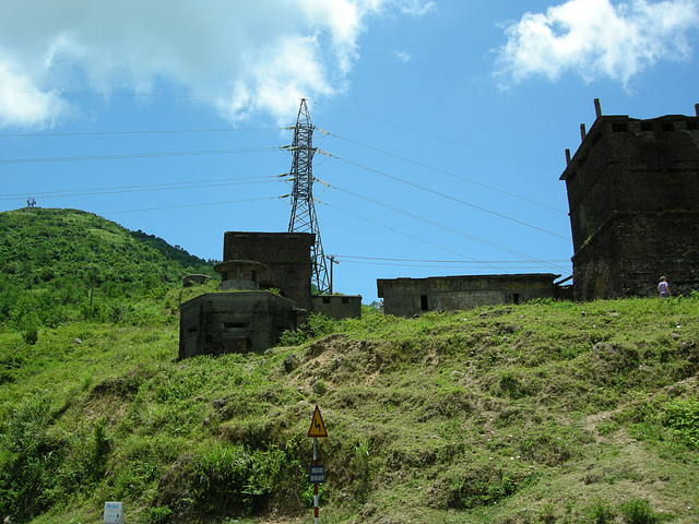 Kriegsüberreste auf dem Pass