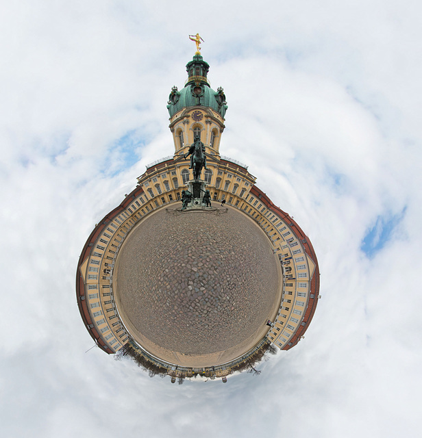 schloss charlottenburg im wolkenbett