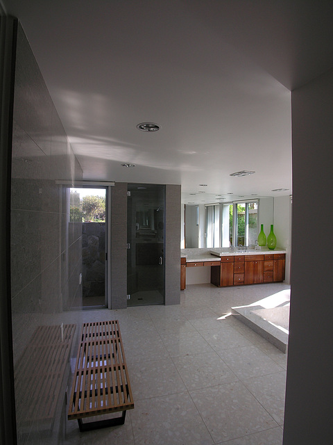 Hurd House - Entering The Master Bath (7564)