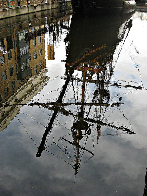 Golden Hinde