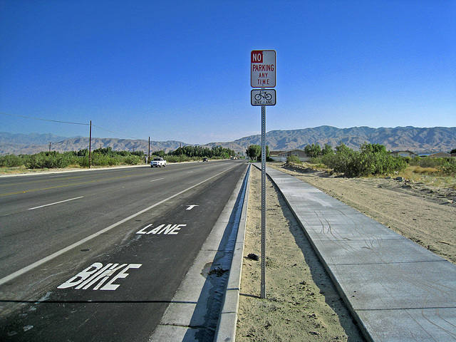 New Bike Lane on Palm Drive (0551)