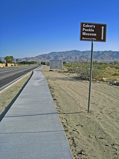 New Sidewalk on Palm Drive (0547)