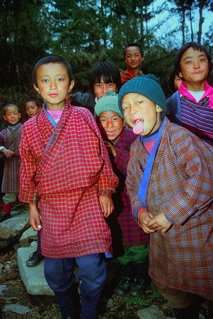 Children in Nga Lhakhang