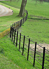 Winding fence
