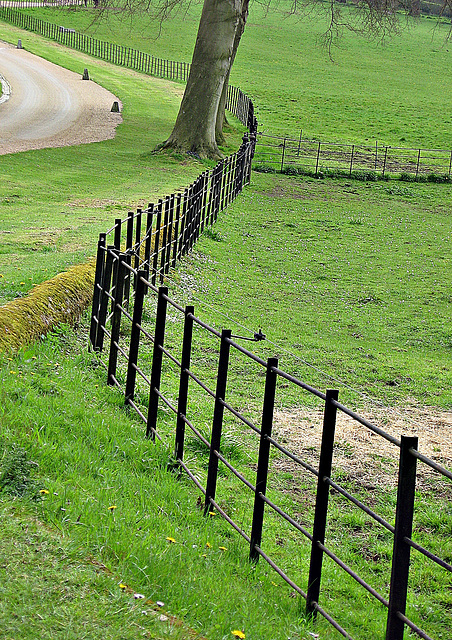 Winding fence