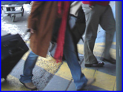 Blond mature in jeans and flat boots  /  Dame mature en  blue-jeans et bottes à talons plats  -  Brussels airport - 19 octobre 2008.
