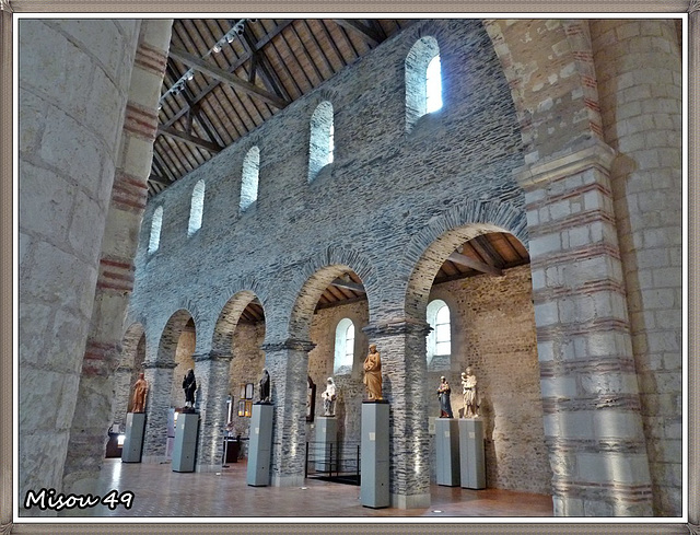 ANGERS la collégiale Saint Martin .