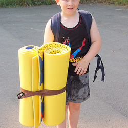 Haltu, foton! Halt, ein Foto!