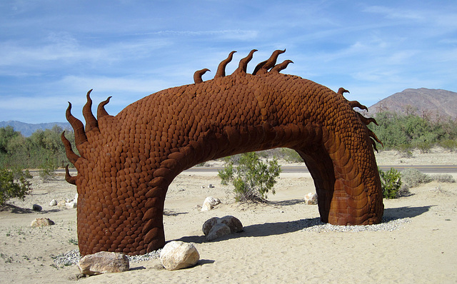 Ricardo Breceda's Dragon sculpture in Galleta Meadows Estate (4484)