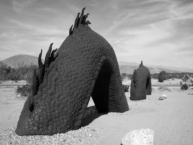 Ricardo Breceda's Dragon sculpture in Galleta Meadows Estate (4487A)