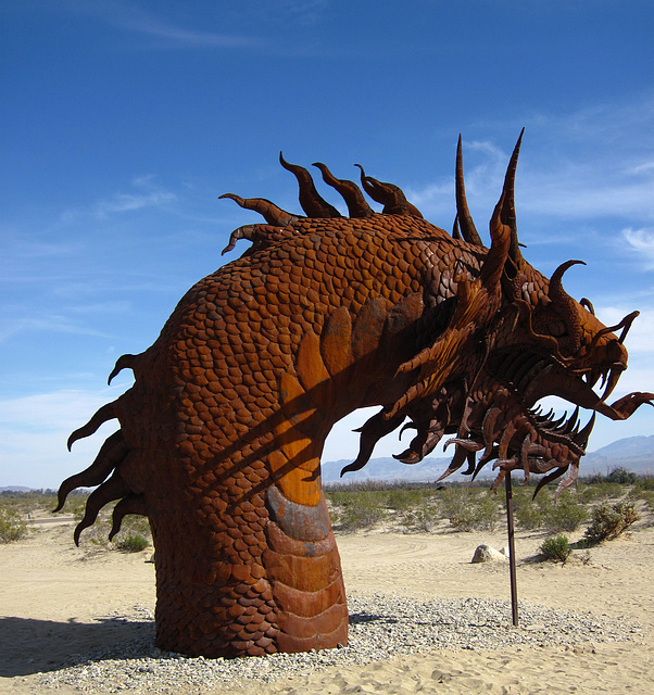 Ricardo Breceda's Dragon sculpture in Galleta Meadows Estate (4498)