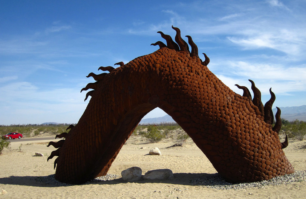 Ricardo Breceda's Dragon sculpture in Galleta Meadows Estate (4506)