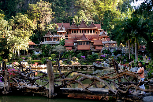 Wat Tam Khao Wong in Uthai Thani