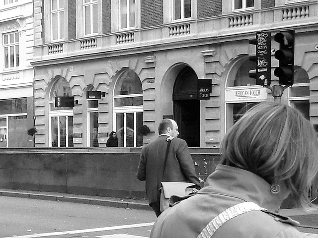 African touch redhead Lady - Copenhagen-  October 20th 2008.- B & W  -  En noir et blanc avec photofiltre.