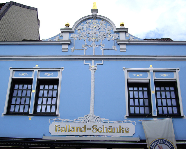 oben im Jugendstil zeigt sich die Holländer Schänke in Herford