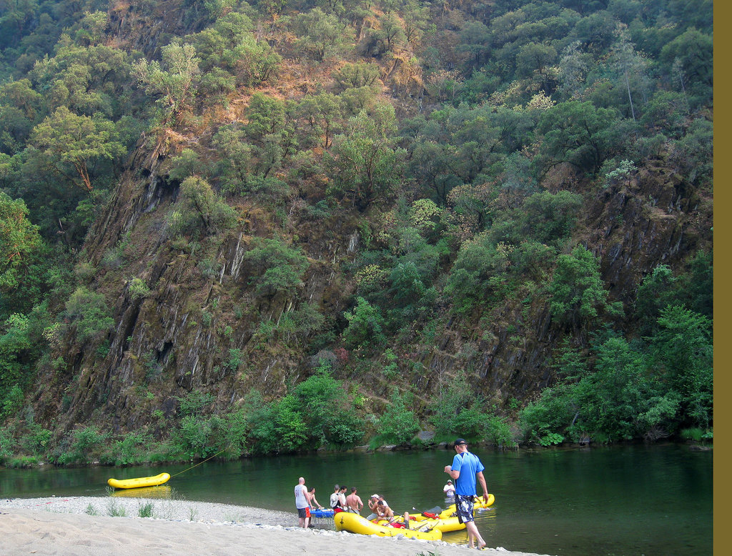 Hanging Out On The American River (1211)