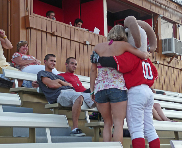 Rocky the Ram Entertains Denver Cougars Fans (0114)