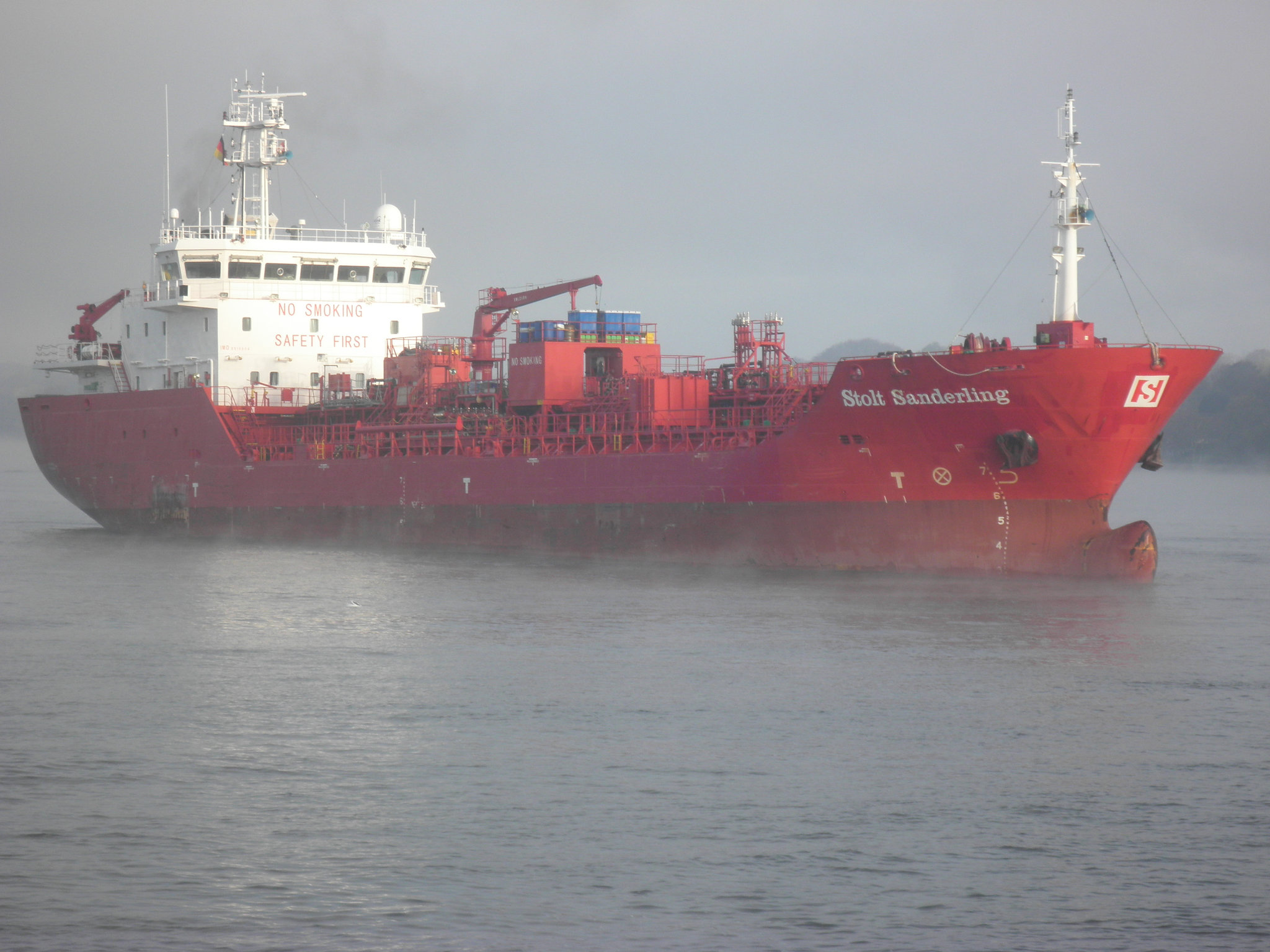 Tankschiff  Stolt Sanderling im Morgennebel