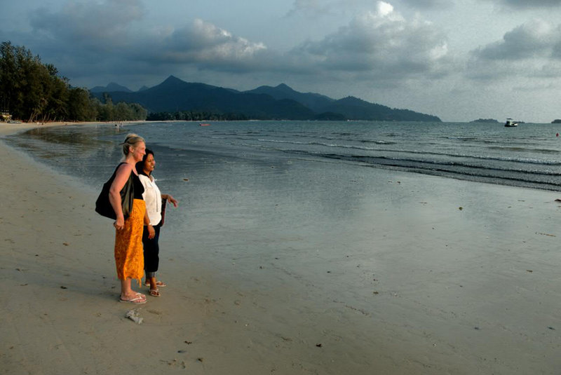 Lonely beach near Khlong Phrao