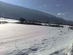 Azul el cielo, blanca la tierra.