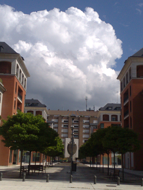 15052008062. Nubes en Mendebaldea(Pamplona)