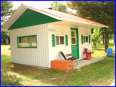 Chalet Le Pardon  /    Forgiveness chalet - Solitude Ste-Françoise au Québec. CANADA - 19 août 2006.