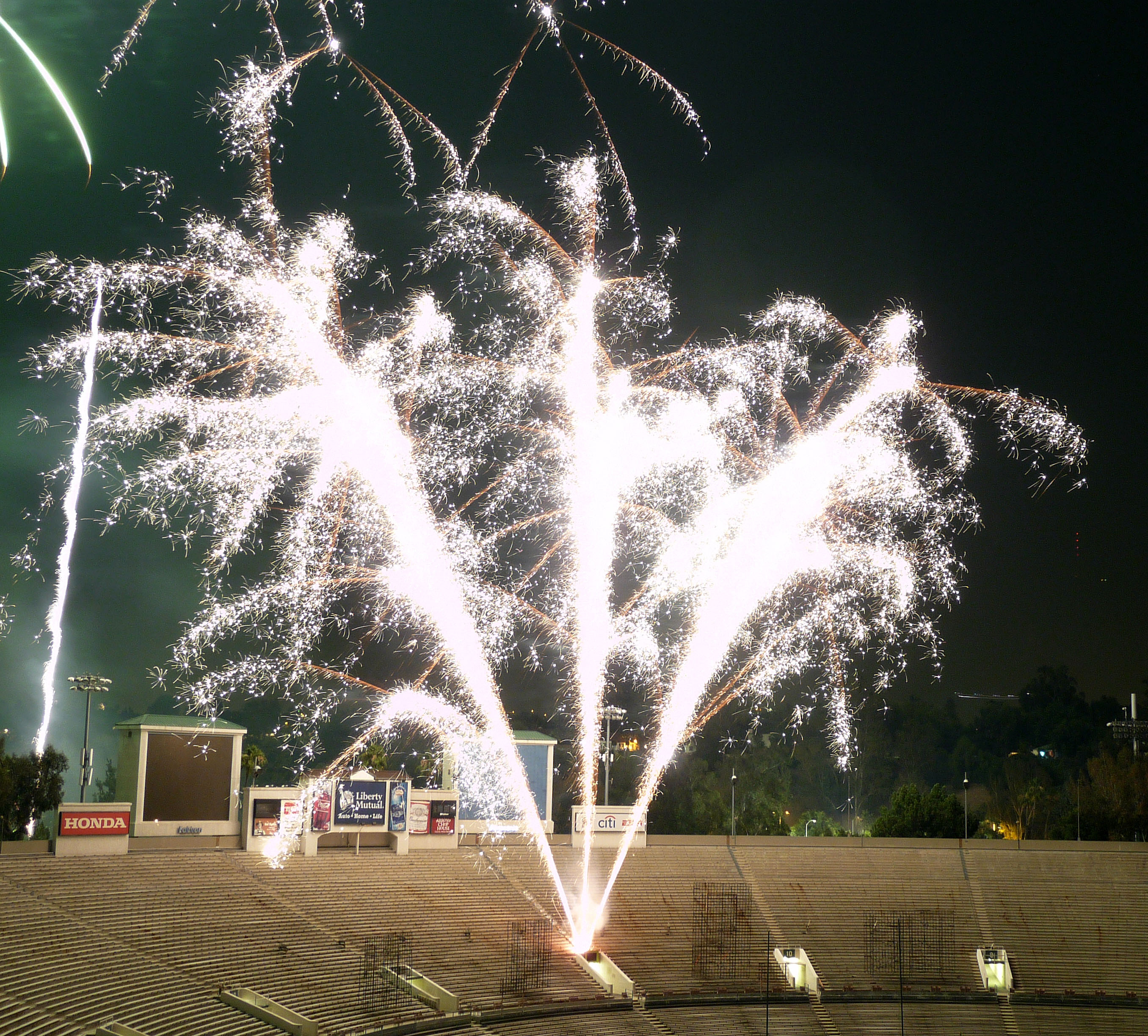 Fireworks at the Rose Bowl (0228)