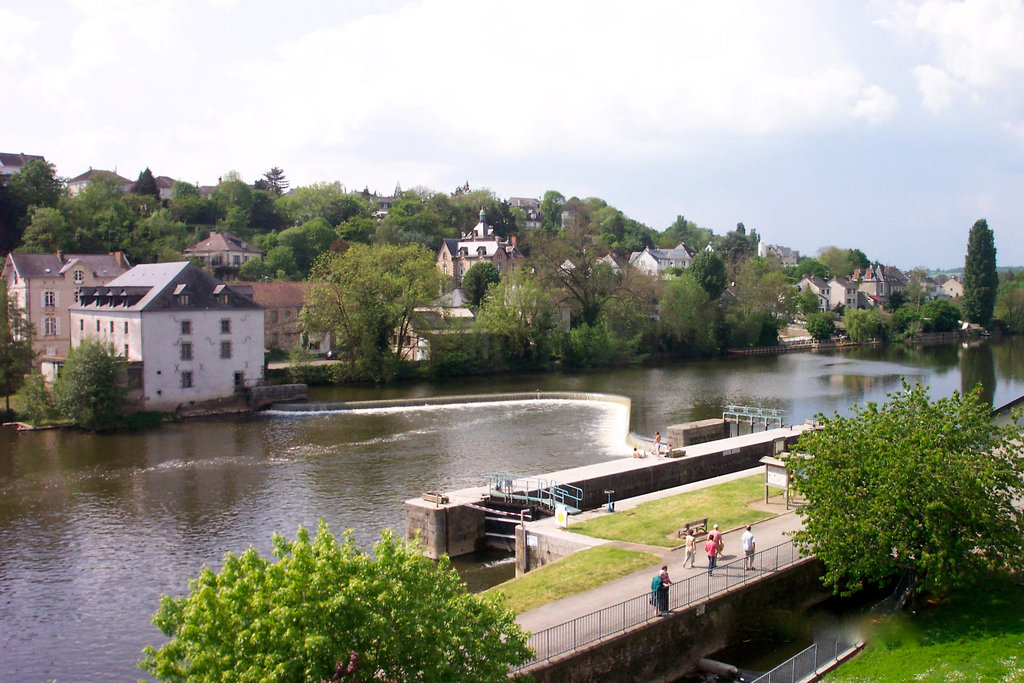 La Mayenne qui coule à Laval