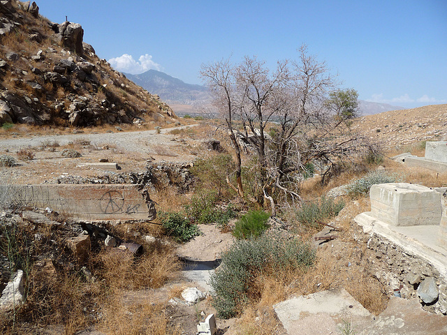 Colorado River Aqueduct at Mt San Jacinto (0408)