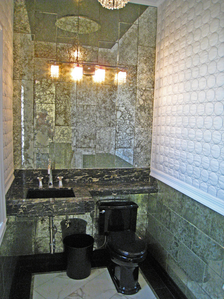 Boddy House Toilet (2296)