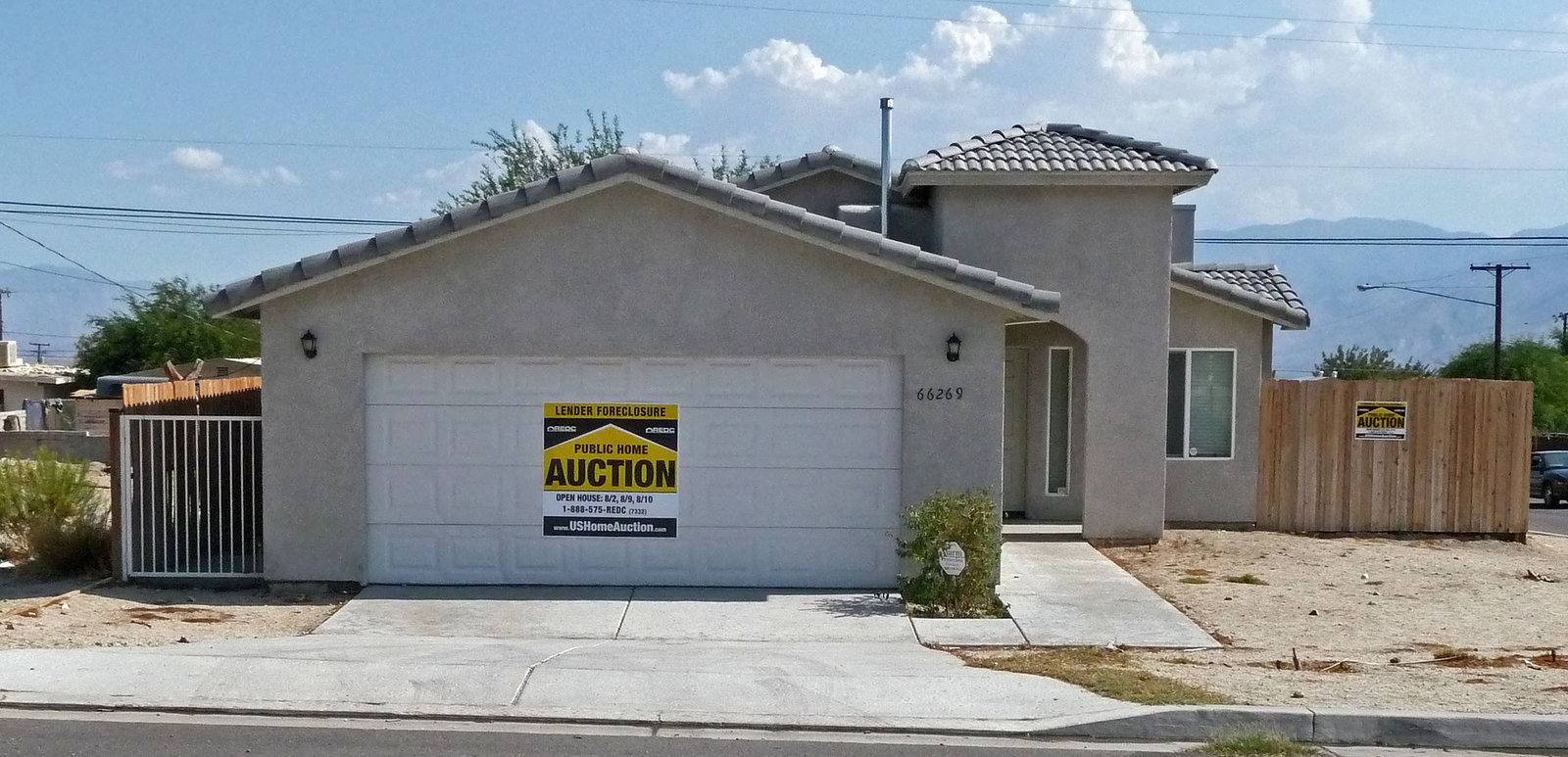 Foreclosure Auction (0352)