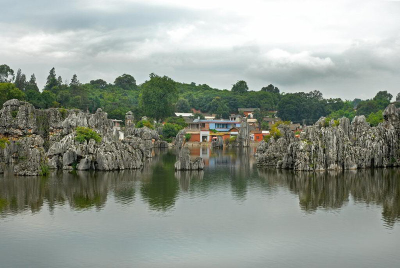 The resistence of some opulent citicen beside the Stone Forest