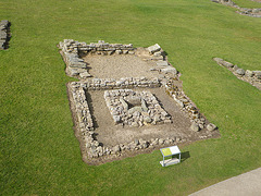 Vindolanda : tombeau monumental vu depuis une tour.