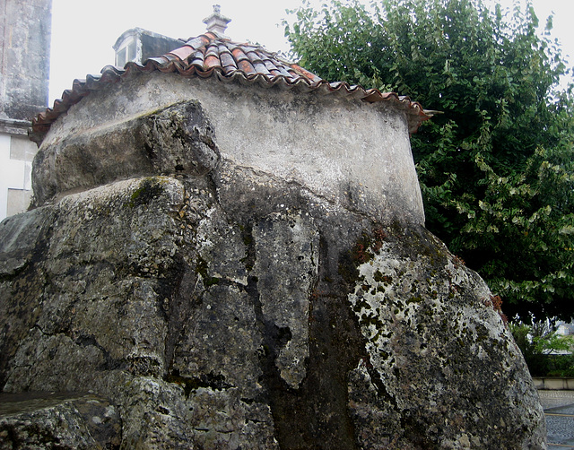 Vila de Alcobertas, dolmen (2)