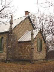 Cimetière et église  / Church and cemetery  -  Ormstown.  Québec, CANADA.  29 mars 2009