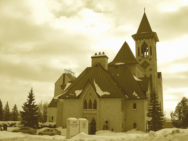 Abbaye de St-Benoit-du-lac - Québec, Canada -  Février 2009 - Sepia