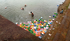 Cornering the New Year Lanterns