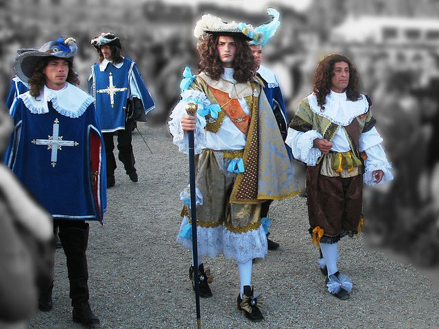 Louis XIV découvre la fête en son honneur.